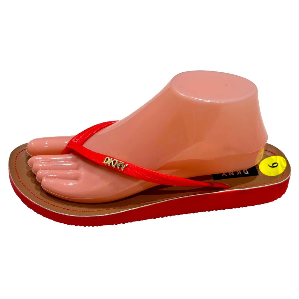 DKNY flip flops! NWT🩴